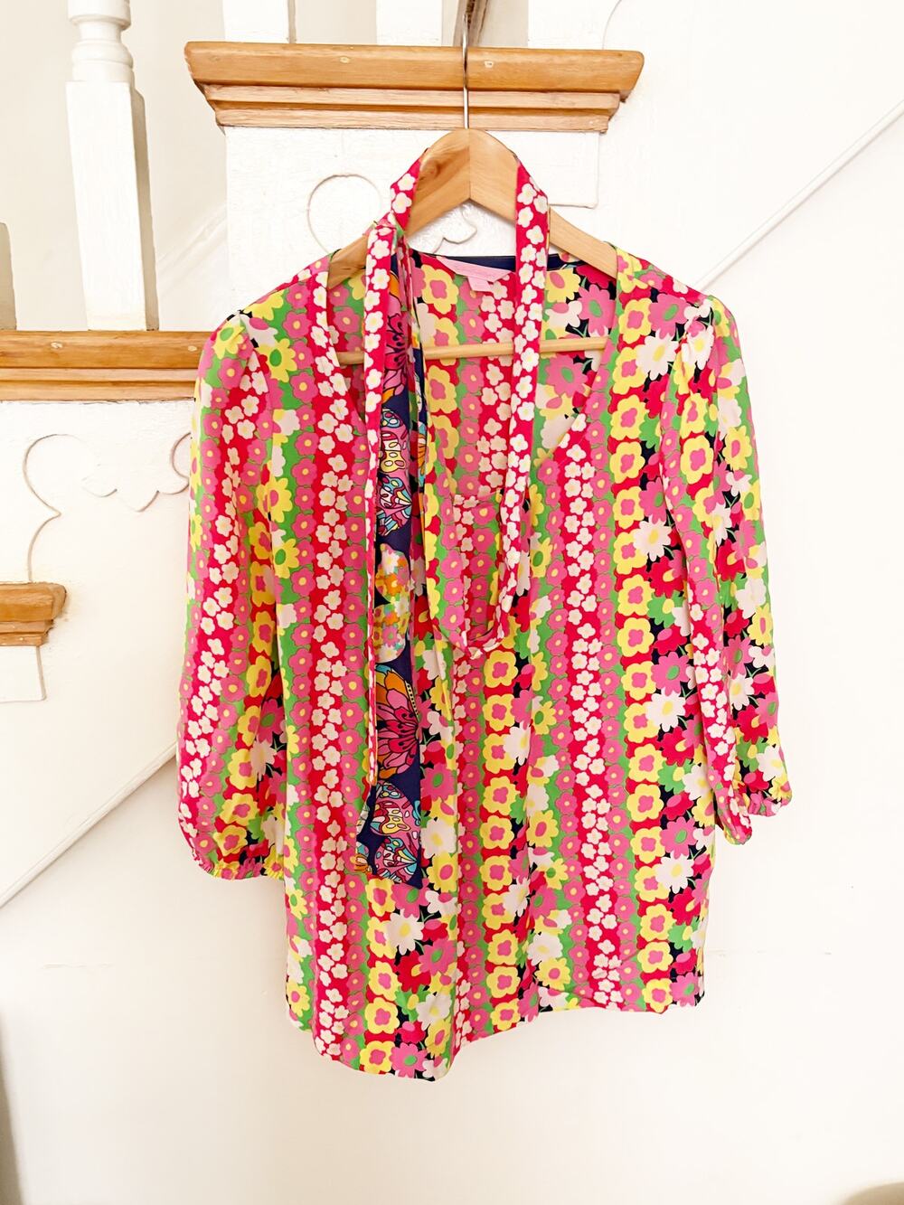 Lilly Pulitzer 100% Silk Floral Tie Neck Tunic Blouse Pink Green Red sz Small